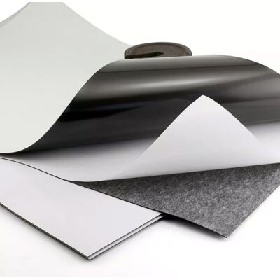 OEM Foglio Magnetico Autoadesivo Nero, Formato A4 Con Colla Da 0,7 Mm - Hunter OEM Foglio Magnetico Autoadesivo Nero, Formato A4 Con Colla Da 0,7 Mm - Hunter