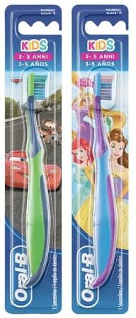 Oral-B Spazzolino Manuale Cars o Princesses 3 - 5 Anni 1 Pezzo