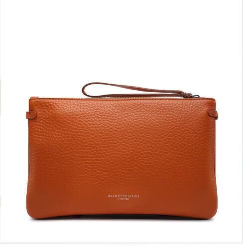 GIANNI CHIARINI HERMY Pochette in pelle martellata