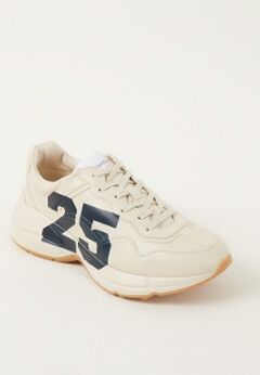 Gucci Rhyton 25 sneaker met logo - Beige