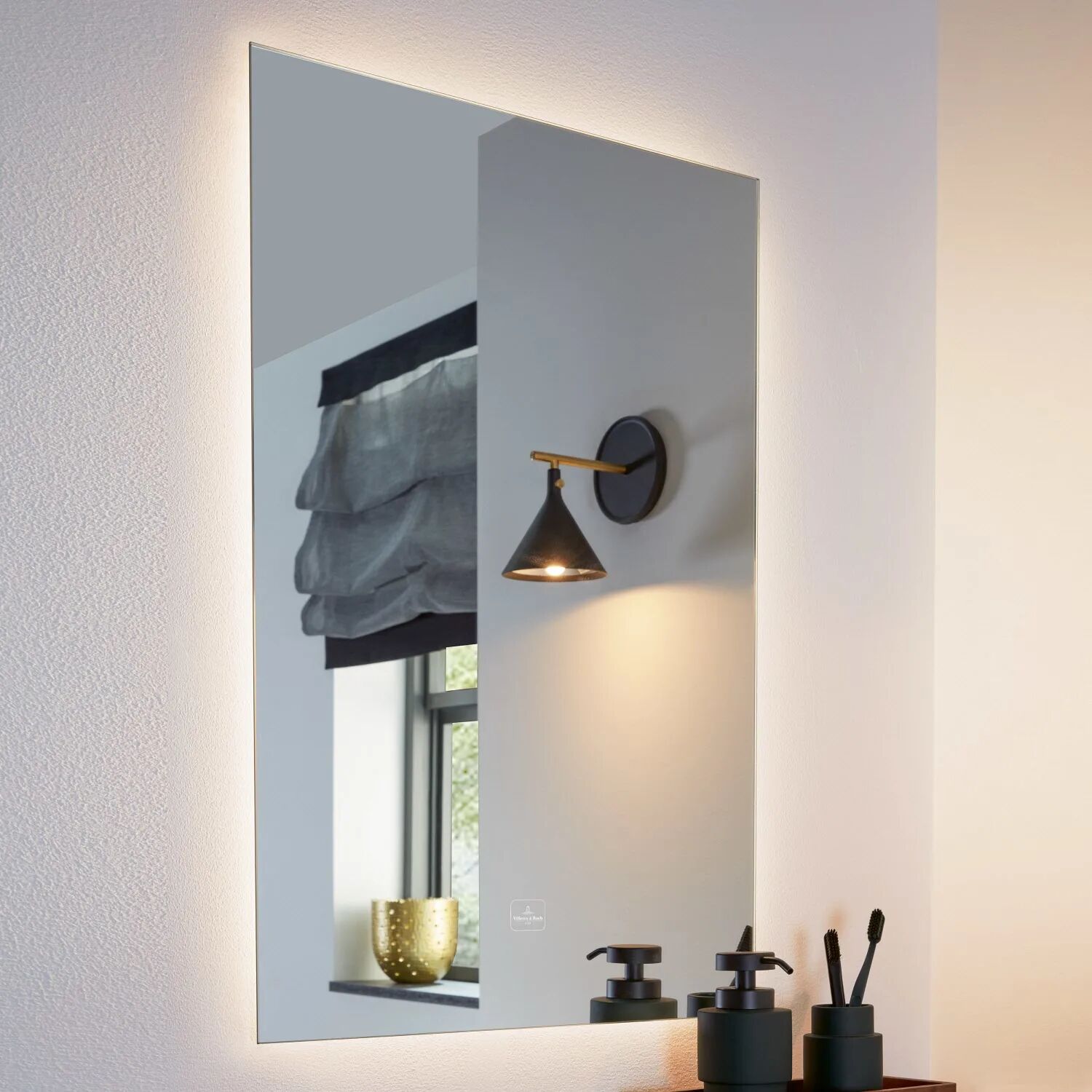 Villeroy & Boch More to See Lite Spiegel, mit Beleuchtung, 50 x 75 cm More To See Lite B: 50 T: 2,4 H: 75 cm mit umlaufend LED Licht A4595000