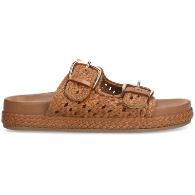 Manfield Cognac Leren Slippers Met Plateau Zool Met Gespsluiting - Maat 36 cognac Manfield Cognac Leren Slippers Met Plateau Zool Met Gespsluiting - Maat 36 cognac
