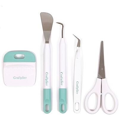 Craftelier 5-delige basisgereedschapsset voor verschillende scrapbooking en knutselmaterialen zoals vinyl en papier schaar, spatel, haak, schraper en tang kleur wit en turquoise Craftelier 5-delige basisgereedschapsset voor verschillende scrapbooking en knutselmaterialen zoals vinyl en papier schaar, spatel, haak, schraper en tang kleur wit en turquoise