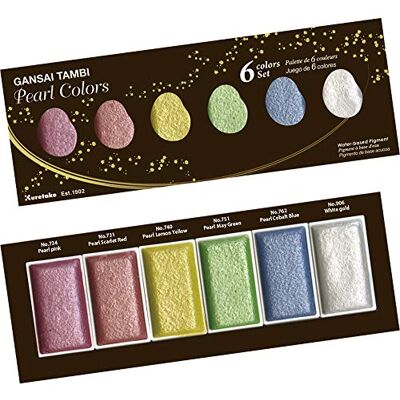 Kuretake Gansai Tambi 6 kleuren (parelkleuren) 6 heldere parelmoerkleuren, grote emmers, professionele kwaliteit, kunstenaarskwaliteit. Kuretake Gansai Tambi 6 kleuren (parelkleuren) 6 heldere parelmoerkleuren, grote emmers, professionele kwaliteit, kunstenaarskwaliteit.