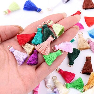 Generic 50 stuks kleurrijke mini-pompons van 1,5 cm Kleine kleurrijke pompons Van katoen Voor doe-het-zelf armbanden Sleutelhangers Handgemaakte knutselaccessoires Generic 50 stuks kleurrijke mini-pompons van 1,5 cm Kleine kleurrijke pompons Van katoen Voor doe-het-zelf armbanden Sleutelhangers Handgemaakte knutselaccessoires