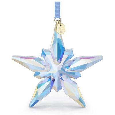 Swarovski Decoratie Jaarlijkse editie, 130e verjaardag, 2025, blauwe kristallen ster met 190 facetten, hangend aan een lichtblauw grosgrain-lint met goudkleurige accenten Swarovski Decoratie Jaarlijkse editie, 130e verjaardag, 2025, blauwe kristallen ster met 190 facetten, hangend aan een lichtblauw grosgrain-lint met goudkleurige accenten