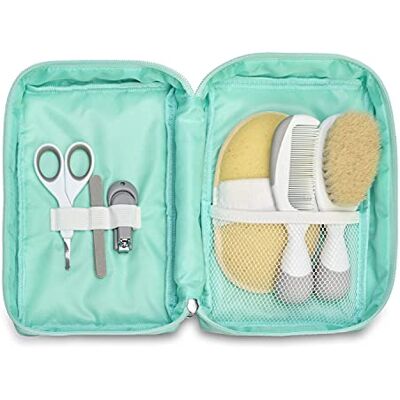 Chicco Hygiënische reisset voor kinderen, 6 stuks, borstel en kam, sponshandschoen, schaar met afgeronde punten, nagelknipper en nagelknipper en gett Chicco Hygiënische reisset voor kinderen, 6 stuks, borstel en kam, sponshandschoen, schaar met afgeronde punten, nagelknipper en nagelknipper en gett