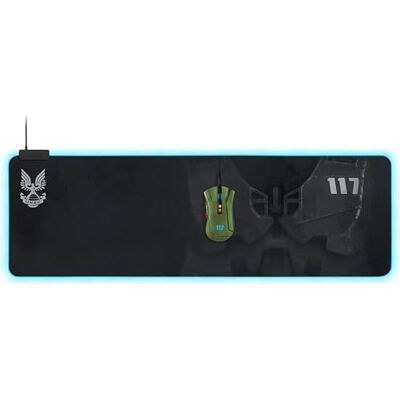 Razer Goliathus Extended Chroma Extra grote en zachte XXL gaming muismat met RGB-verlichting (kabelhouder, stoffen oppervlak, gewatteerde rand) Halo Infinite Ed. Razer Goliathus Extended Chroma Extra grote en zachte XXL gaming muismat met RGB-verlichting (kabelhouder, stoffen oppervlak, gewatteerde rand) Halo Infinite Ed.
