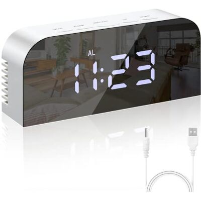 Vinabo Digitale ochtendwekker, spiegel, led, digitale klok, nachtkastje, 2 helderheidsniveaus, 12/24 uur, met 2 USB-oplaadpoorten, moderne decoratie voor huis of slaapkamer, wit Vinabo Digitale ochtendwekker, spiegel, led, digitale klok, nachtkastje, 2 helderheidsniveaus, 12/24 uur, met 2 USB-oplaadpoorten, moderne decoratie voor huis of slaapkamer, wit