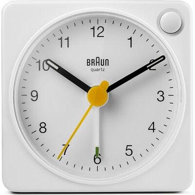 Braun Klassieke analoge reiswekker met sluimerfunctie en licht, compact formaat, rustig kwartsuurwerk, crescendo-alarm, wit model BC02XW, wit, Manchet Braun Klassieke analoge reiswekker met sluimerfunctie en licht, compact formaat, rustig kwartsuurwerk, crescendo-alarm, wit model BC02XW, wit, Manchet