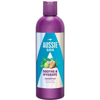 Aussie SOS Soothe & Hydrate Shampoo 300 ml voor zeer droog haar en hoofdhuid. Hydrateert haar en hoofdhuid intensief. Maakt zacht, glad en glanzend haar van wortel tot wortel Aussie SOS Soothe & Hydrate Shampoo 300 ml voor zeer droog haar en hoofdhuid. Hydrateert haar en hoofdhuid intensief. Maakt zacht, glad en glanzend haar van wortel tot wortel