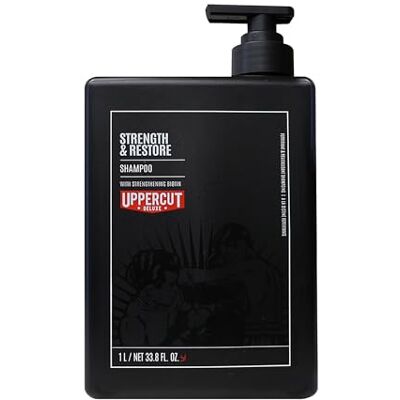 UPPERCUT DELUXE Strength and Restore Shampoo, verrijkt met biotine en koffie om gezonde groei te bevorderen, geschikt voor alle haartypes, 1 l UPPERCUT DELUXE Strength and Restore Shampoo, verrijkt met biotine en koffie om gezonde groei te bevorderen, geschikt voor alle haartypes, 1 l