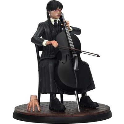 SD TOYS Wednesday figuur met cello 20 cm SD TOYS Wednesday figuur met cello 20 cm