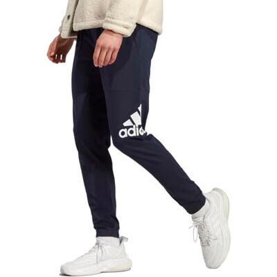 Adidas Essentials Single Jersey Tapered Badge of Sport Broek Joggers Heren Adidas Essentials Single Jersey Tapered Badge of Sport Broek Joggers Heren