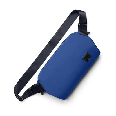 Bellroy Classic Sling (schoudertas 7 l, klassiek, minimalistisch, met interne organisatie, verstelbare riem en zelfcomprimeerbaar inzetstuk), Indigo, Eén maat, Classic Sling 7L Sac à bandoulière minimaliste 7 L, pour le quotidien avec compartiments inté Bellroy Classic Sling (schoudertas 7 l, klassiek, minimalistisch, met interne organisatie, verstelbare riem en zelfcomprimeerbaar inzetstuk), Indigo, Eén maat, Classic Sling 7L Sac à bandoulière minimaliste 7 L, pour le quotidien avec compartiments inté