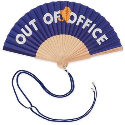 Legami Opvouwbare waaier ¡Que Calor! motief Out of Office, afneembaar en verstelbaar koord, van polyester, handvat van hout, 3,6 x 23 cm Legami Opvouwbare waaier ¡Que Calor! motief Out of Office, afneembaar en verstelbaar koord, van polyester, handvat van hout, 3,6 x 23 cm