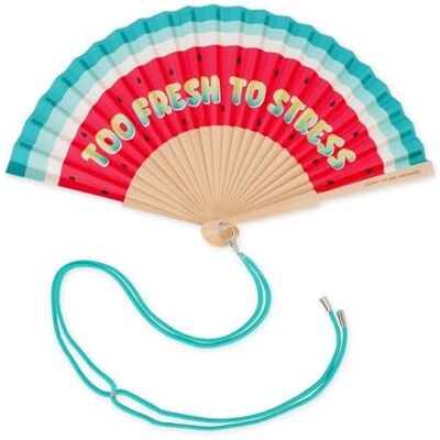 Legami Opvouwbare waaier ¡Que Calor! Watermeloenmotief, afneembaar en verstelbaar koord, van polyester, handvat van hout, 3,6 x 23 cm Legami Opvouwbare waaier ¡Que Calor! Watermeloenmotief, afneembaar en verstelbaar koord, van polyester, handvat van hout, 3,6 x 23 cm