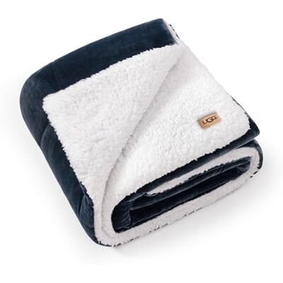 UGG Nita 35987 warme, zachte omkeerbare deken in boho-stijl, dik, pluizig en comfortabel, van hypoallergeen pluche, machinewasbaar, voor bank en bed, 127 x 178 cm, blauw UGG Nita 35987 warme, zachte omkeerbare deken in boho-stijl, dik, pluizig en comfortabel, van hypoallergeen pluche, machinewasbaar, voor bank en bed, 127 x 178 cm, blauw