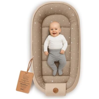 Totsy Baby Cocon Babycocon voor pasgeborenen, 65 x 120 cm, bedverkleiner van katoen, zacht en ademend, voor babybed, wieg, kinderwagen, slaapkamer en reizen, beige, met witte sterren Totsy Baby Cocon Babycocon voor pasgeborenen, 65 x 120 cm, bedverkleiner van katoen, zacht en ademend, voor babybed, wieg, kinderwagen, slaapkamer en reizen, beige, met witte sterren