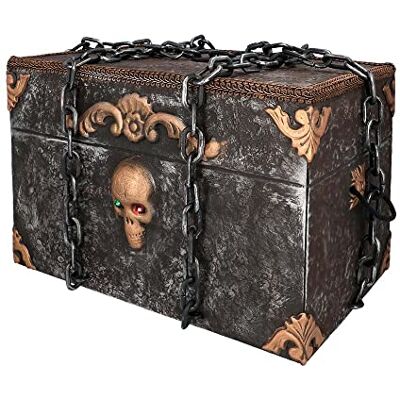Boland 73049 Interactieve schatkist, afmetingen: 50 x 31 x 31 cm, met licht, geluidsbeweging, werkt op batterijen, decoratief object voor Halloween, carnaval, themafeest Boland 73049 Interactieve schatkist, afmetingen: 50 x 31 x 31 cm, met licht, geluidsbeweging, werkt op batterijen, decoratief object voor Halloween, carnaval, themafeest
