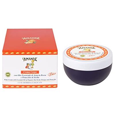 L'Amande Hydraterende lichaamscrème voor de droge huid met hyaluronzuur, vitamine E en antioxidant sheaboter, voedende geurcrème met etherische olie van rode sinaasappel en L'Amande Hydraterende lichaamscrème voor de droge huid met hyaluronzuur, vitamine E en antioxidant sheaboter, voedende geurcrème met etherische olie van rode sinaasappel en