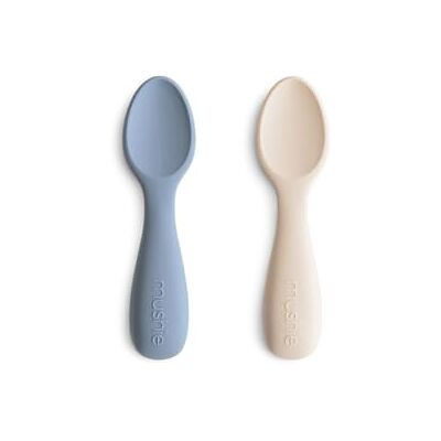 mushie Siliconen starterlepel, set van 2 lepels voor peuters, voor baby's om alleen te leren eten, vaatwasmachinebestendig, Tradewinds/Shifting Sand mushie Siliconen starterlepel, set van 2 lepels voor peuters, voor baby's om alleen te leren eten, vaatwasmachinebestendig, Tradewinds/Shifting Sand