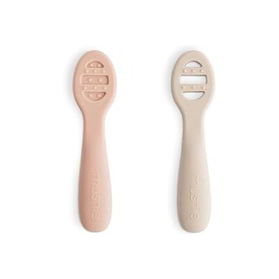 mushie Leerlepel van siliconen, set van 2 lepels voor peuters, voor baby's om alleen te leren eten, vaatwasmachinebestendig, blush/shifting zand mushie Leerlepel van siliconen, set van 2 lepels voor peuters, voor baby's om alleen te leren eten, vaatwasmachinebestendig, blush/shifting zand