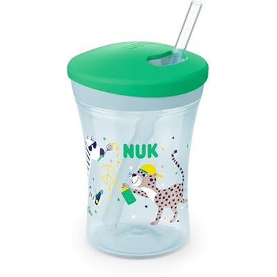 NUK Action beker voor kinderen, 12 maanden en ouder, zacht rietje met vlechtsluiting, lekvrij en wasbaar, BPA-vrij, 230 ml, luipaardgroen NUK Action beker voor kinderen, 12 maanden en ouder, zacht rietje met vlechtsluiting, lekvrij en wasbaar, BPA-vrij, 230 ml, luipaardgroen