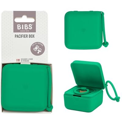 Bibs Pacifier Box met koord. Fopspeenhouder en sterilisator. Volledig van voedselveilig materiaal, BPA-vrij Cactus Contient jusqu’à 3 tétines Boîte de stérilisation Matériau alimentaire sans BPA Accès facile Bibs Pacifier Box met koord. Fopspeenhouder en sterilisator. Volledig van voedselveilig materiaal, BPA-vrij Cactus Contient jusqu’à 3 tétines Boîte de stérilisation Matériau alimentaire sans BPA Accès facile