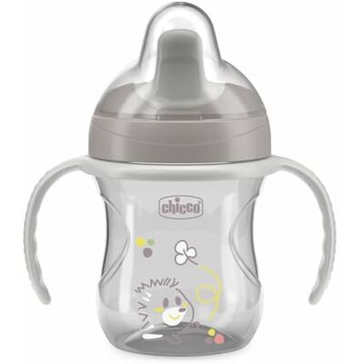 Chicco Training Cup, druppelvrije kunststof drinkbeker voor kinderen, om te leren drinken, ergonomische schenktuit, ventiel en afneembare handgrepen, 6 maanden, BPA-vrij, grijs Chicco Training Cup, druppelvrije kunststof drinkbeker voor kinderen, om te leren drinken, ergonomische schenktuit, ventiel en afneembare handgrepen, 6 maanden, BPA-vrij, grijs