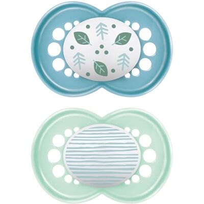 MAM Set van 2 fopspenen vanaf 6 maanden, met symmetrische, platte en flexibele fopspeen van Skin Soft Silicone gemakkelijk aanvaardbaar, met zelfsteriliserende doos, origineel, glanzend blauw MAM Set van 2 fopspenen vanaf 6 maanden, met symmetrische, platte en flexibele fopspeen van Skin Soft Silicone gemakkelijk aanvaardbaar, met zelfsteriliserende doos, origineel, glanzend blauw