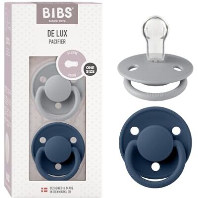 Bibs De Lux Speen verpakking van 2 stuks. BPA-vrij, Ronde speen. Siliconen, Eén maat (0-36 maanden), Cloud/Steel Blue Siliconen, eenheidsmaat, BPA-vrij, gemaakt in Denemarken, hoge zuigacceptatie, ventilatiegaten Bibs De Lux Speen verpakking van 2 stuks. BPA-vrij, Ronde speen. Siliconen, Eén maat (0-36 maanden), Cloud/Steel Blue Siliconen, eenheidsmaat, BPA-vrij, gemaakt in Denemarken, hoge zuigacceptatie, ventilatiegaten