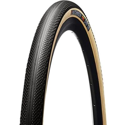 Hutchinson OVERIDE Tubeless Ready Gravel band Rendement en comfort Stijve stangen Zwart/Tan Afmetingen 650 x 47 mm, Mates flank Hutchinson OVERIDE Tubeless Ready Gravel band Rendement en comfort Stijve stangen Zwart/Tan Afmetingen 650 x 47 mm, Mates flank