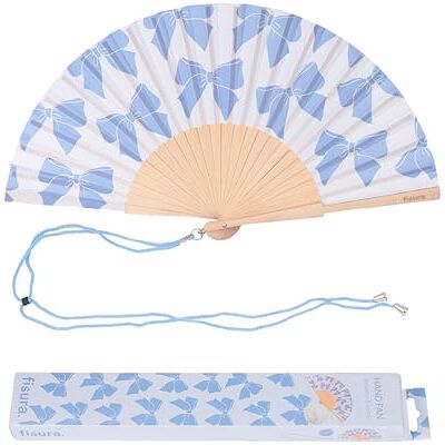 Fisura Houten waaier met strikpatroon. Stijlvol en kleurrijk accessoire, blauwe handventilator met haak inbegrepen. Ideaal om koel te blijven in stijl. Afmetingen: 42,5 x 23 cm Fisura Houten waaier met strikpatroon. Stijlvol en kleurrijk accessoire, blauwe handventilator met haak inbegrepen. Ideaal om koel te blijven in stijl. Afmetingen: 42,5 x 23 cm