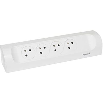 Legrand Bedrade hoekstekkerdoos 4 stopcontacten met aarding Horizontale of verticale installatie Wit Legrand Bedrade hoekstekkerdoos 4 stopcontacten met aarding Horizontale of verticale installatie Wit