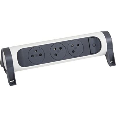 Legrand Draaibare stekkerdoos met led-lichtschakelaar 3 stopcontacten oppervlak met aarde levering zonder snoer/zonder stekker wit en donkergrijs Legrand Draaibare stekkerdoos met led-lichtschakelaar 3 stopcontacten oppervlak met aarde levering zonder snoer/zonder stekker wit en donkergrijs