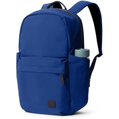 Bellroy Classic Daypack (Urban Classic 21 liter rugzak voor 16 inch laptop, met buitenzakken en bagageslus), Indigo, Eén maat, Klassieke dagrugzak Bellroy Classic Daypack (Urban Classic 21 liter rugzak voor 16 inch laptop, met buitenzakken en bagageslus), Indigo, Eén maat, Klassieke dagrugzak