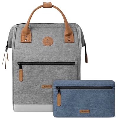 CABAIA , Adventurer, New york, grijs gemêleerd (Central Park) + blauw gemêleerd (Rivoli), One Size Bagage cabine · Ouverture grand angle · Système MOLLE pochettes interchangeables · Certifié Vegan · Conçu pour durer CABAIA , Adventurer, New york, grijs gemêleerd (Central Park) + blauw gemêleerd (Rivoli), One Size Bagage cabine · Ouverture grand angle · Système MOLLE pochettes interchangeables · Certifié Vegan · Conçu pour durer