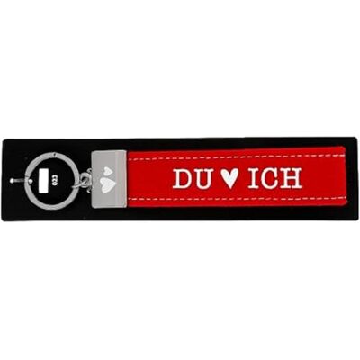 Depesche 4298-023 vilten sleutelhanger met metalen gesp en iconische print, 18,7 x 4,4 x 1 cm, rood, Luxe slee Depesche 4298-023 vilten sleutelhanger met metalen gesp en iconische print, 18,7 x 4,4 x 1 cm, rood, Luxe slee