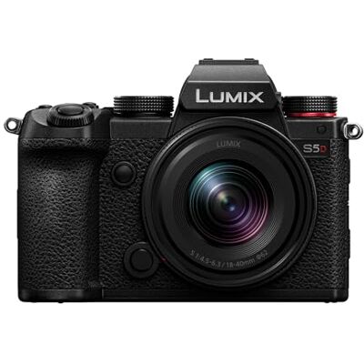 Panasonic Lumix S5D + lens 18-40 mm f/4.5-6.3 Panasonic Lumix S5D + lens 18-40 mm f/4.5-6.3