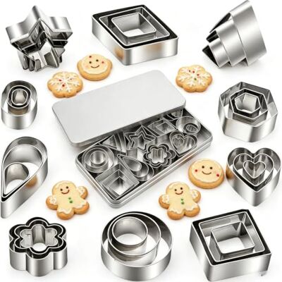 Touosy 30 stuks roestvrijstalen uitsteekvormpjes, geometrische mini-uitsteekvormpjes, geschikt voor het bakken van koekjes thuis, verjaardagsfeesten, kerstgelegenheden Touosy 30 stuks roestvrijstalen uitsteekvormpjes, geometrische mini-uitsteekvormpjes, geschikt voor het bakken van koekjes thuis, verjaardagsfeesten, kerstgelegenheden