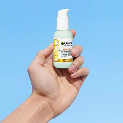 Garnier Sérum en Crème Vitamine C SkinActive 2 en 1 Sérum Vitamine C et Crème Hydratante SPF25, Anti-Taches et Éclairant, Non Graisse, Convient à tous les Types de Cuir, 50 ml Garnier Sérum en Crème Vitamine C SkinActive 2 en 1 Sérum Vitamine C et Crème Hydratante SPF25, Anti-Taches et Éclairant, Non Graisse, Convient à tous les Types de Cuir, 50 ml
