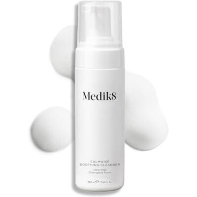 Medik8 Calmwise Kalmerende reiniger, ultrazacht chlorofylschuim, rustgevend en reinigend, voor de gevoelige huid, 150 ml Medik8 Calmwise Kalmerende reiniger, ultrazacht chlorofylschuim, rustgevend en reinigend, voor de gevoelige huid, 150 ml