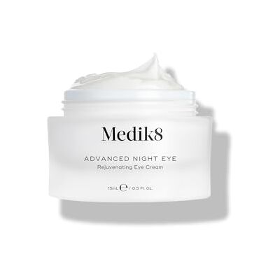 Medik8 Advanced Night Eye Verjongende oogcrème Verzacht fijne lijntjes en verlicht donkere kringen 15 ml Medik8 Advanced Night Eye Verjongende oogcrème Verzacht fijne lijntjes en verlicht donkere kringen 15 ml