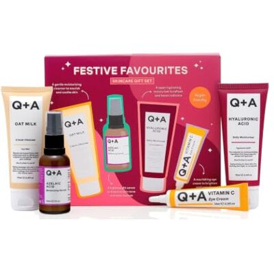 Q+A Feestelijke favoriete cadeauset, met hyaluronzuurvochtinbrengende crème, havermelkcrème, serum met azelaïnezuur en cafeïne oogcontourserum Q+A Feestelijke favoriete cadeauset, met hyaluronzuurvochtinbrengende crème, havermelkcrème, serum met azelaïnezuur en cafeïne oogcontourserum