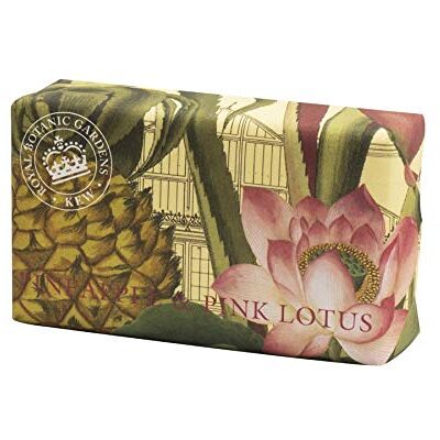 The English Soap Company Royal Botanical Gardens Kew, verpakte zeep, met sheaboter, ananas, hydraterende lichaamszeep, ananas en lotus rose, 240 g The English Soap Company Royal Botanical Gardens Kew, verpakte zeep, met sheaboter, ananas, hydraterende lichaamszeep, ananas en lotus rose, 240 g
