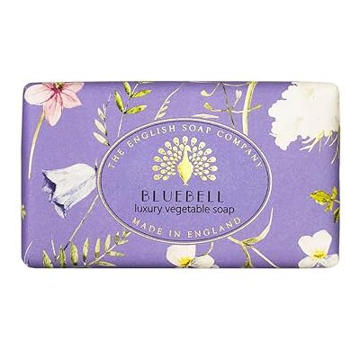 The English Soap Company Vintage verpakte zeep, sheaboterzeep, houthyacint, vochtinbrengende lichaamsgeur, houthyacint, 190 g The English Soap Company Vintage verpakte zeep, sheaboterzeep, houthyacint, vochtinbrengende lichaamsgeur, houthyacint, 190 g