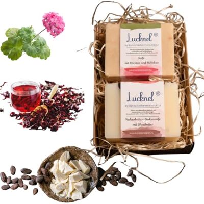 Lucknel Set van 2 handgemaakte natuurlijke zeep Voor de normale huid Kokosnoot en cacaoboter + geranium en hibiscus Lucknel Set van 2 handgemaakte natuurlijke zeep Voor de normale huid Kokosnoot en cacaoboter + geranium en hibiscus