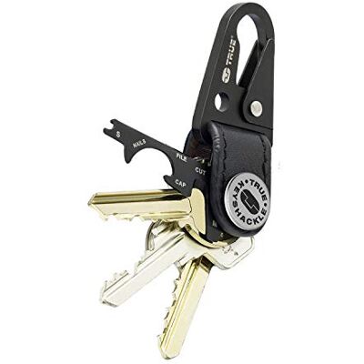 True Utility Keyshackle+ gereedschap sleutelhanger en multifunctioneel gereedschap met flesopener, anti-diefstalsnijder, schroevendraaier, nagelreiniger en vijl True Utility Keyshackle+ gereedschap sleutelhanger en multifunctioneel gereedschap met flesopener, anti-diefstalsnijder, schroevendraaier, nagelreiniger en vijl