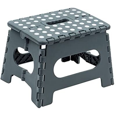 Maximex Opvouwbare trapladder met antislip oppervlak voor ruimtebesparende opslag, met draaggreep voor eenvoudig transport, robuuste trap met antislipvoeten, 29 x 22 x 22 cm, grijs Maximex Opvouwbare trapladder met antislip oppervlak voor ruimtebesparende opslag, met draaggreep voor eenvoudig transport, robuuste trap met antislipvoeten, 29 x 22 x 22 cm, grijs